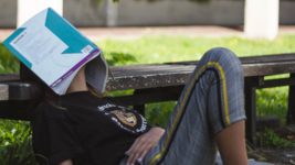 Если отвечать на рабочие сообщения, можно стать злым и выгореть — исследование Если отвечать на рабочие сообщения, можно стать злым и выгореть — исследование